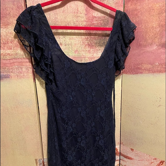 Trixxi Dresses & Skirts - Trixxi Navy Blue Lace Fitted Short Dress M